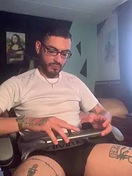 malek xarx  online show from January 18, 9:51 pm