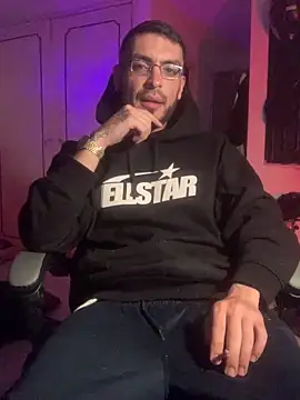 malek xarx  online show from February 28, 1:17 am