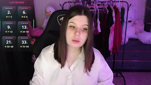 AmyVibess online show from March 30, 8:10 pm