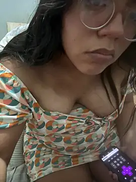 karysweetbeaury online show from April 16, 7:09 am