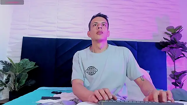 Snapshot of Dustin_Sonne chatting on September 14, 3:38 am Dustin Sonne online show from September 14, 3:38 am