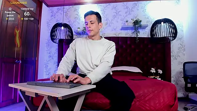 Snapshot of Dustin_Sonne chatting on September 26, 3:43 am Dustin Sonne online show from September 26, 3:43 am