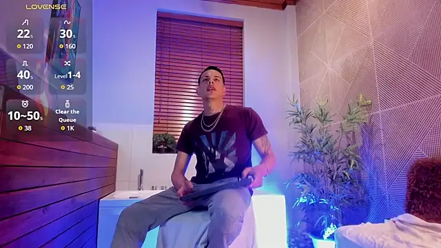 Snapshot of Dustin_Sonne chatting on October 1, 3:45 am Dustin Sonne online show from October 1, 3:45 am