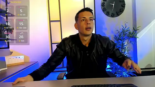 Snapshot of Dustin_Sonne chatting on October 4, 3:48 am Dustin Sonne online show from October 4, 3:48 am