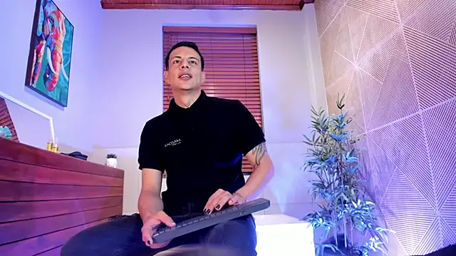 Snapshot of Dustin_Sonne chatting on October 11, 3:39 am Dustin Sonne online show from October 11, 3:39 am