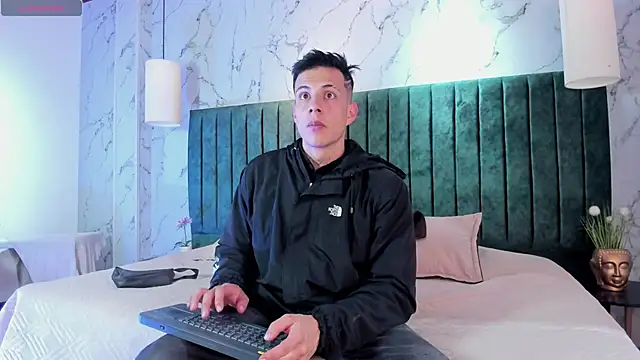 Snapshot of Dustin_Sonne chatting on October 26, 3:34 am Dustin Sonne online show from October 26, 3:34 am