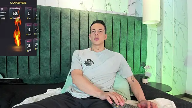 Snapshot of Dustin_Sonne chatting on November 14, 3:27 am Dustin Sonne online show from November 14, 3:27 am