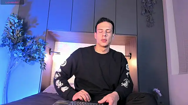 Snapshot of Dustin_Sonne chatting on November 25, 3:39 am Dustin Sonne online show from November 25, 3:39 am