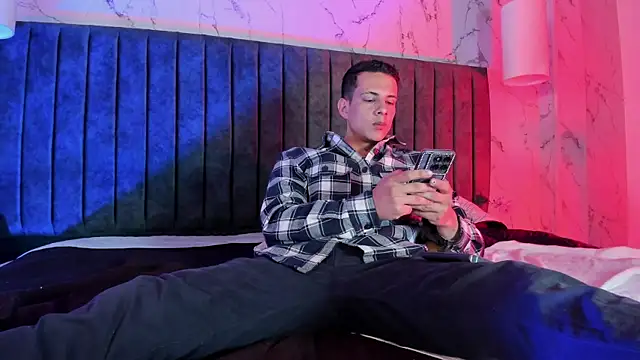 Dustin Sonne online show from January 6, 3:43 am