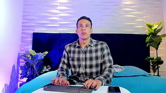 Dustin Sonne online show from April 12, 3:33 am