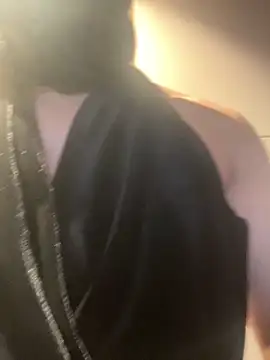 Snapshot of amiliatr chatting on November 21, 12:15 pm amiliatr online show from November 21, 12:15 pm