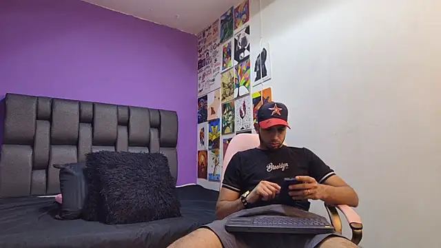 ashtoncooperr online show from October 11, 5:33 pm