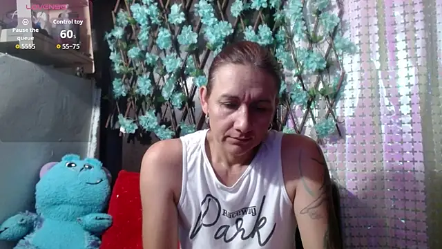 darling hott online show from January 19, 9:46 am