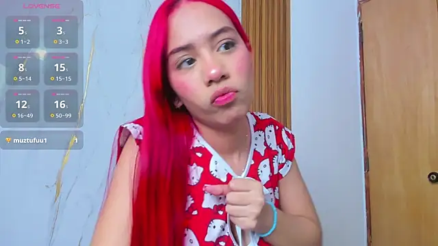 Daphnethomas online show from October 15, 11:10 am