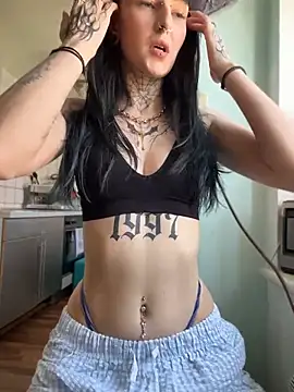 Snapshot of Seductively4_20 chatting on June 18, 8:25 am Seductively4 20 online show from June 18, 8:25 am