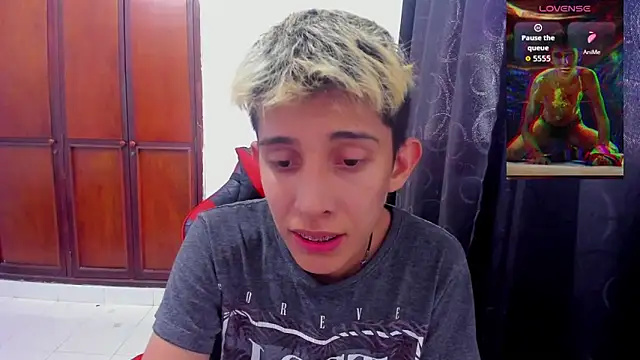 Snapshot of gomitaboy_1 chatting on September 8, 8:30 pm gomitaboy 1 online show from September 8, 8:30 pm