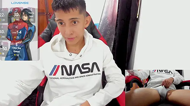 Snapshot of gomitaboy_1 chatting on October 17, 6:43 pm gomitaboy 1 online show from October 17, 6:43 pm