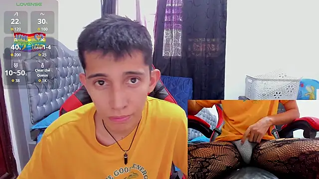 Snapshot of gomitaboy_1 chatting on October 27, 7:07 pm gomitaboy 1 online show from October 27, 7:07 pm