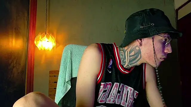 david huge online show from April 15, 4:30 am