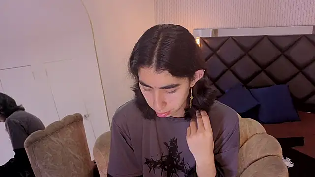 ryo light online show from March 5, 3:46 am