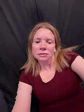 JulieHolliday online show from May 16, 7:45 pm
