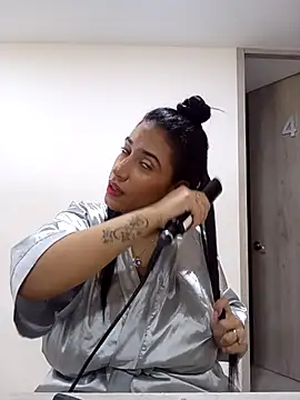 Samantha hotly online show from October 9, 1:20 pm