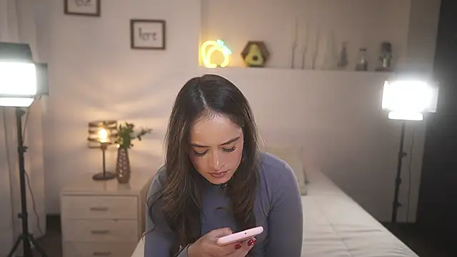 Snapshot of ximena_cortez_03 chatting on September 9, 10:20 pm ximena cortez 03 online show from September 9, 10:20 pm