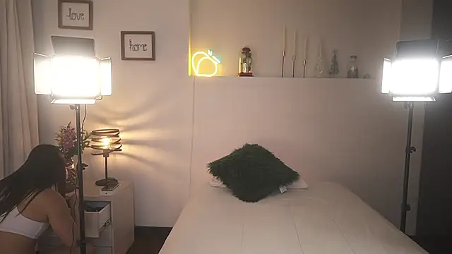 Snapshot of ximena_cortez_03 chatting on November 2, 12:57 am ximena cortez 03 online show from November 2, 12:57 am