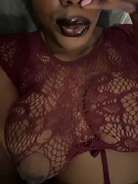 bustyblackebony online show from October 14, 9:48 pm