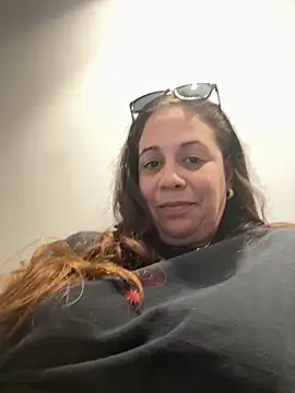 PrettyKittyMia online show from April 4, 4:15 pm