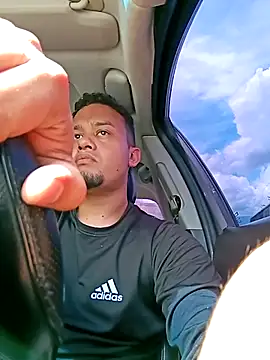 Snapshot of Boylatinn chatting on September 17, 5:58 pm Boylatinn online show from September 17, 5:58 pm