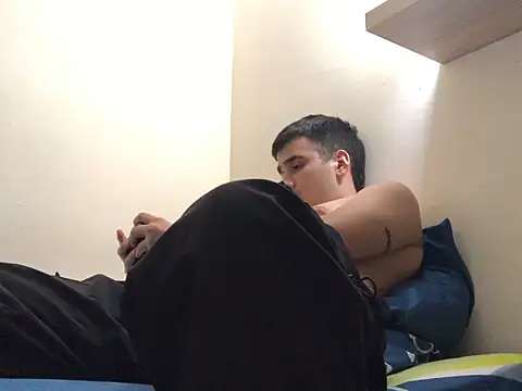 Snapshot of Cesar_Augusto chatting on September 12, 5:18 am Cesar Augusto online show from September 12, 5:18 am