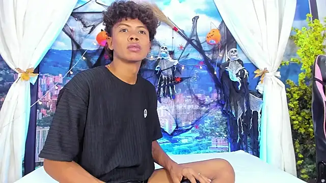 MilthonDelis online show from October 22, 3:29 am