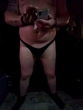 JoeyUhOh online show from November 11, 7:30 am