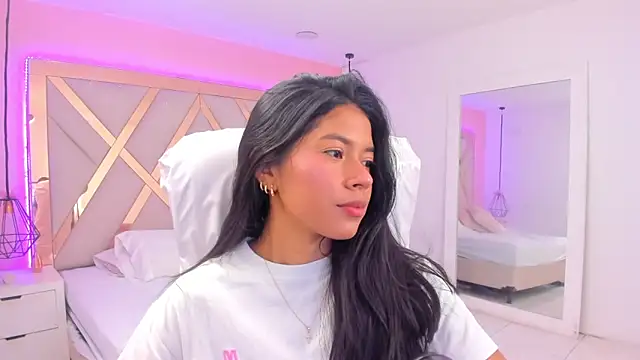 samantaa shy online show from March 2, 11:00 pm