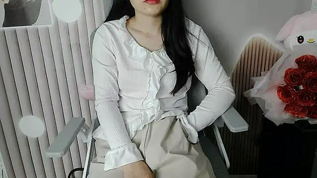 Emachiii online show from November 30, 12:25 am