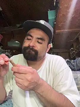Jonathanfrom420 online show from May 25, 12:00 pm