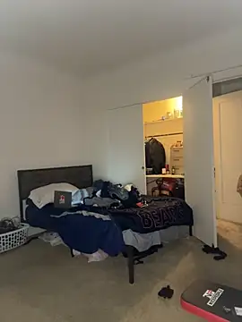 Snapshot of KingKevo27 chatting on December 2, 5:52 pm KingKevo27 online show from December 2, 5:52 pm