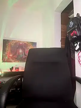 Snapshot of MamaSpicy chatting on October 5, 5:11 pm MamaSpicy online show from October 5, 5:11 pm