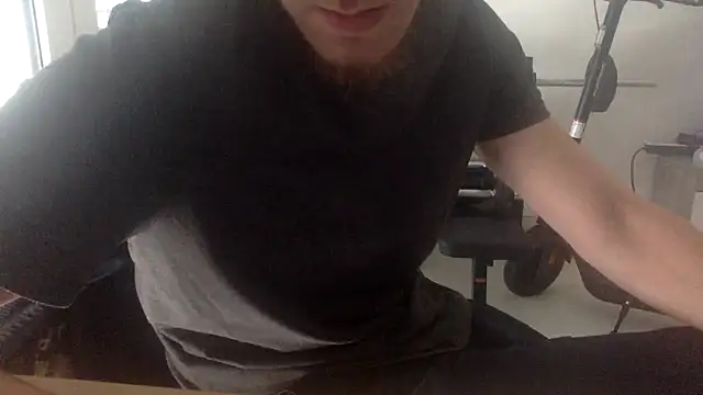 Snapshot of Dareeee93 chatting on May 13, 12:57 pm Dareeee93 online show from May 13, 12:57 pm