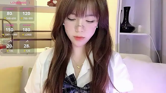 LunaDeVaal online show from April 22, 11:56 am