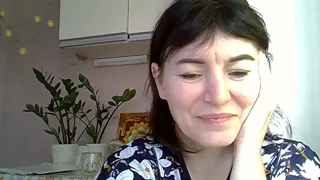 Snapshot of Krystal_82 chatting on October 19, 8:59 am Krystal 82 online show from October 19, 8:59 am