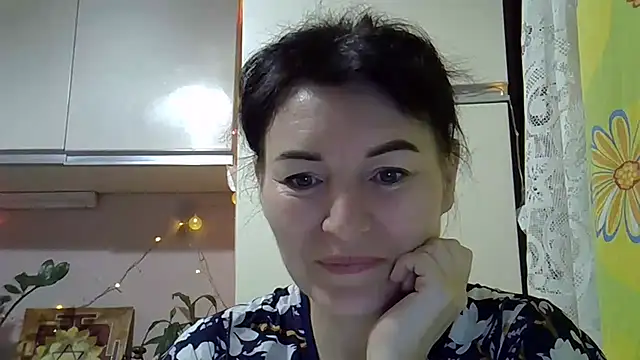 Snapshot of Krystal_82 chatting on October 31, 5:08 am Krystal 82 online show from October 31, 5:08 am