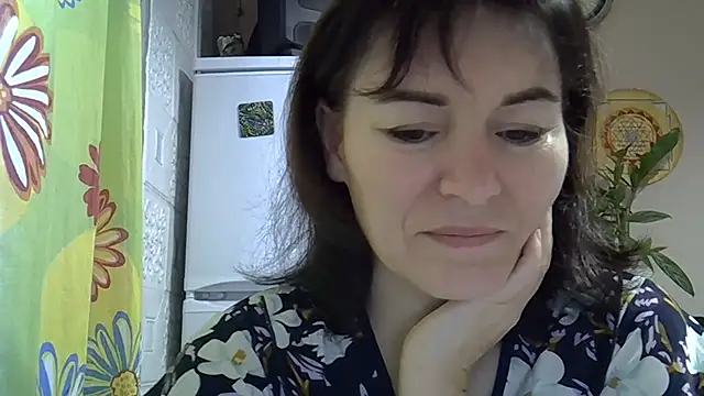 Snapshot of Krystal_82 chatting on November 22, 7:29 am Krystal 82 online show from November 22, 7:29 am