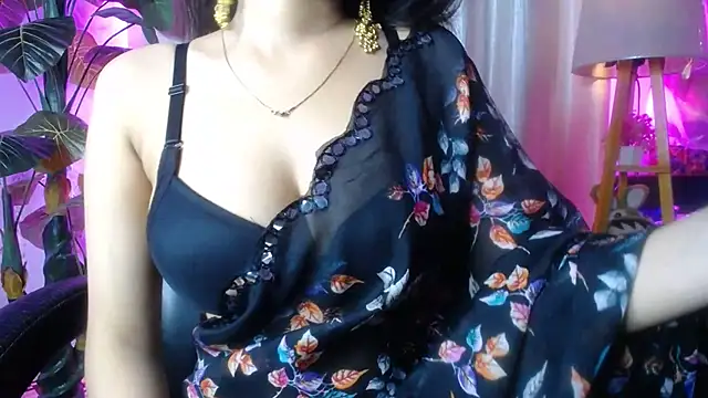 Snapshot of kiara_1122 chatting on July 21, 9:28 pm kiara 1122 online show from July 21, 9:28 pm