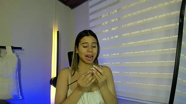 Snapshot of Rachell_criss chatting on September 18, 1:57 pm Rachell criss online show from September 18, 1:57 pm