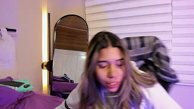 Snapshot of Rachell_criss chatting on October 3, 5:15 am Rachell criss online show from October 3, 5:15 am