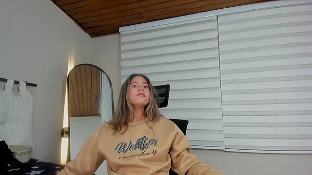 Snapshot of Rachell_criss chatting on October 12, 4:00 am Rachell criss online show from October 12, 4:00 am