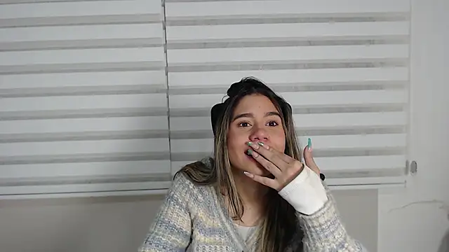 Snapshot of Rachell_criss chatting on November 25, 3:50 am Rachell criss online show from November 25, 3:50 am