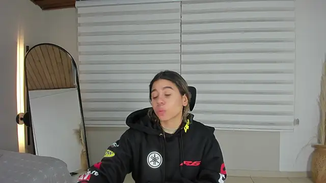 Snapshot of Rachell_criss chatting on November 30, 4:05 am Rachell criss online show from November 30, 4:05 am